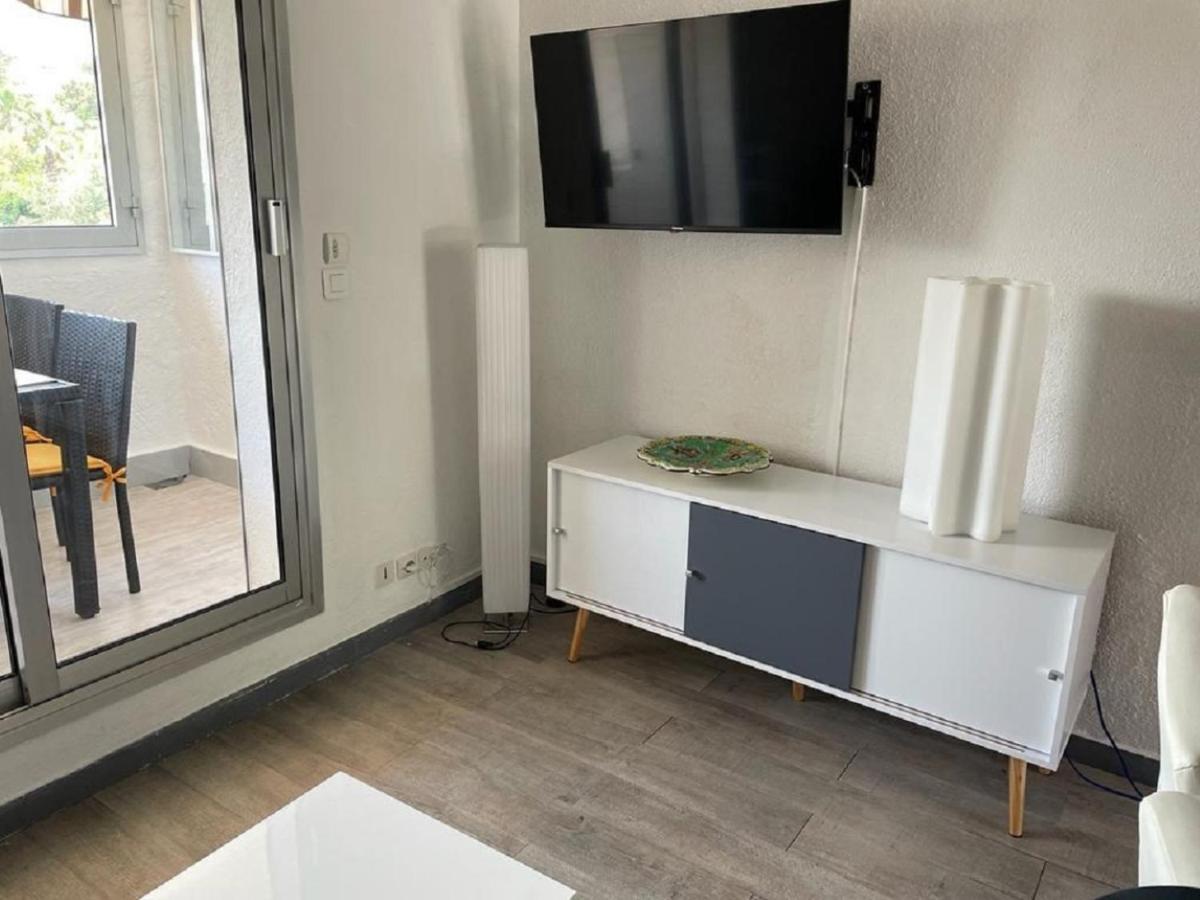 Entre St-Raphael Et St-Tropez. Studio Pieds Dans L'Eau, A Partir De 600 Euros/Semaine. Saint Aygulf Exterior photo