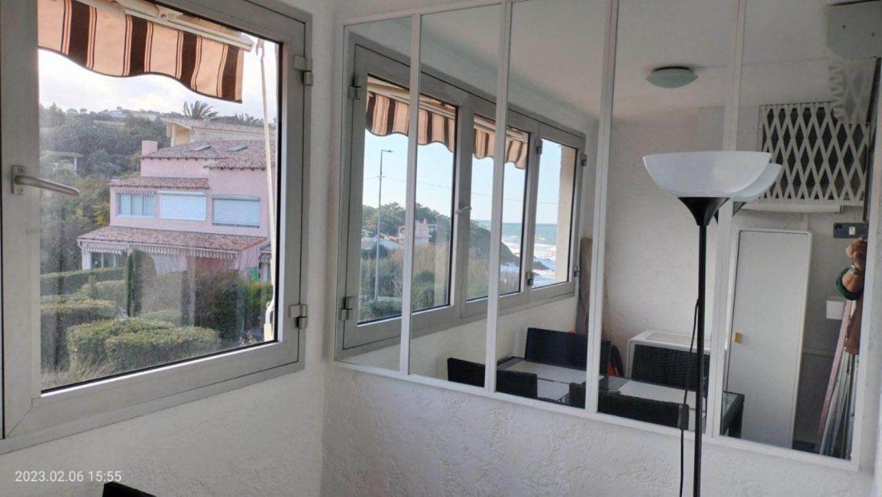Entre St-Raphael Et St-Tropez. Studio Pieds Dans L'Eau, A Partir De 600 Euros/Semaine. Saint Aygulf Exterior photo